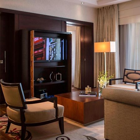 ルネッサンス カイロ ミラージュ シティ ホテル エクステリア 写真 A suite at the Taj Mahal Palace, Mumbai