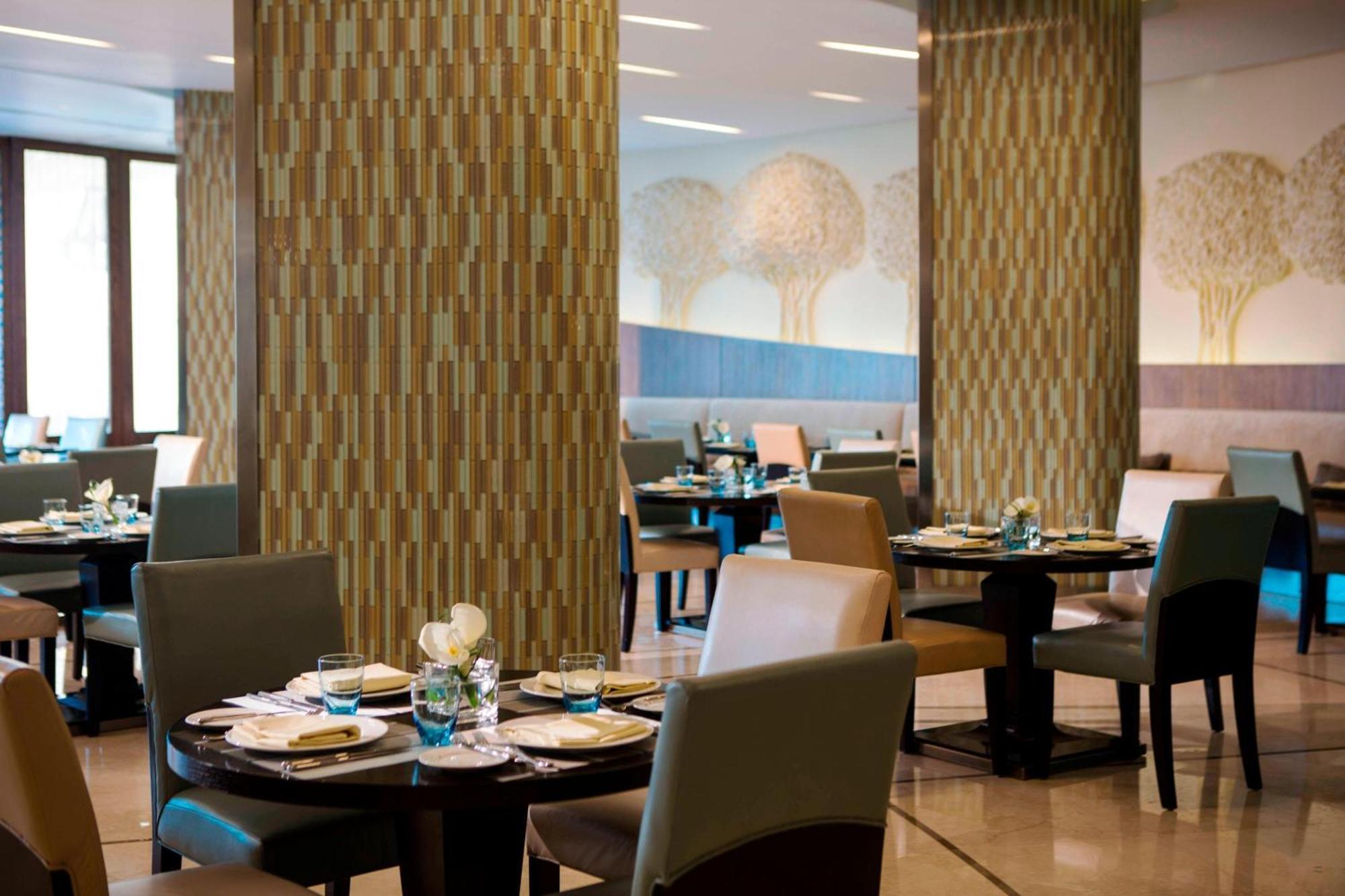 ルネッサンス カイロ ミラージュ シティ ホテル エクステリア 写真 The restaurant