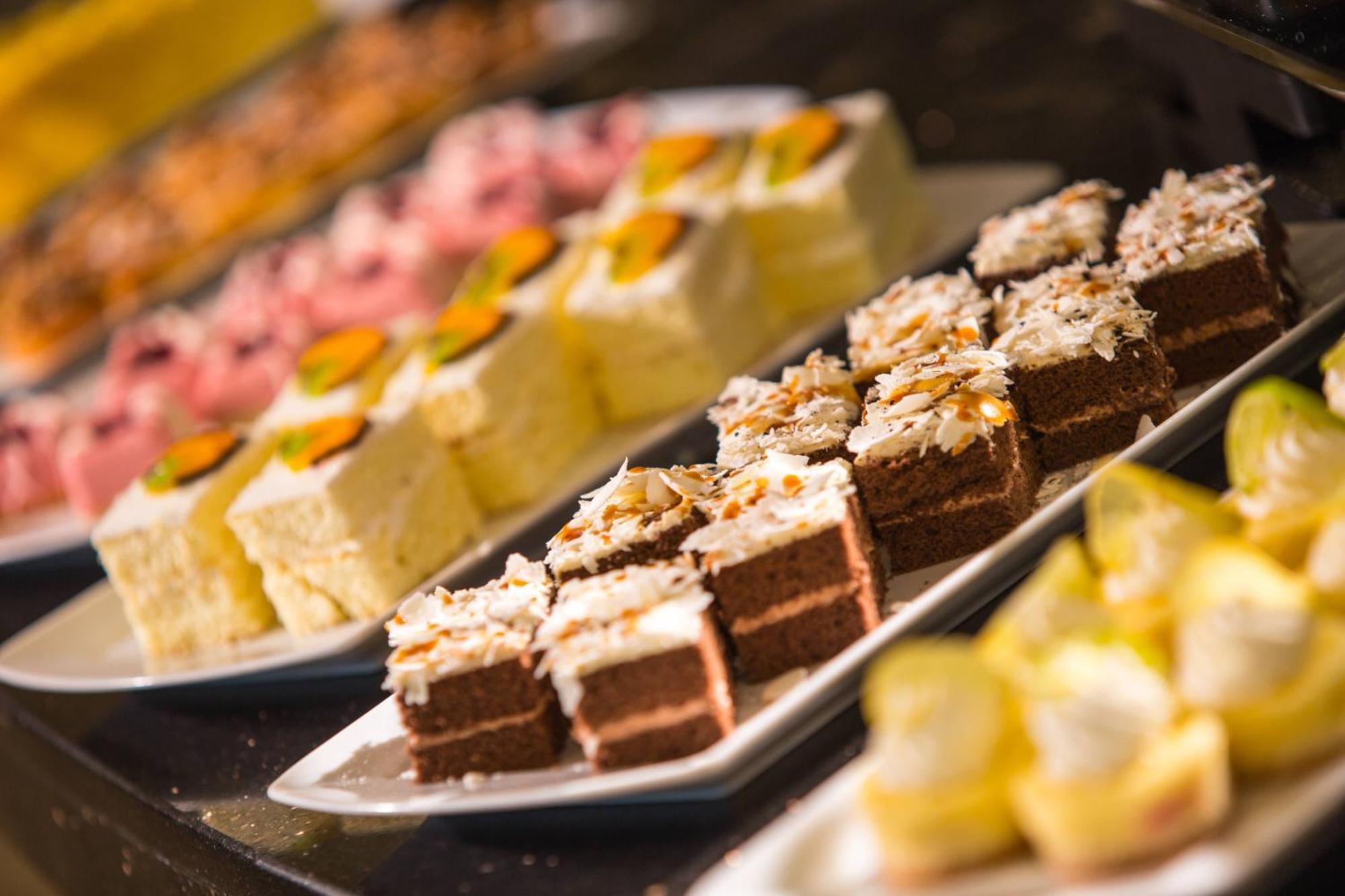 ルネッサンス カイロ ミラージュ シティ ホテル エクステリア 写真 Petit fours